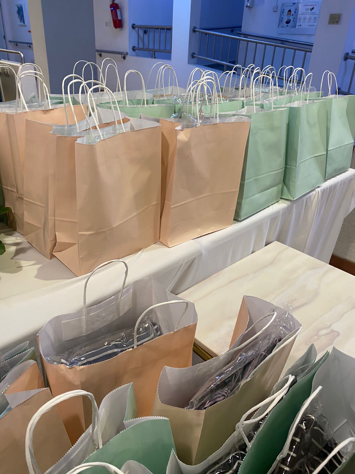 "واجب الزيارة" .. عنوان توشحه فريق عطاء التطوعي لزيارة المسنين