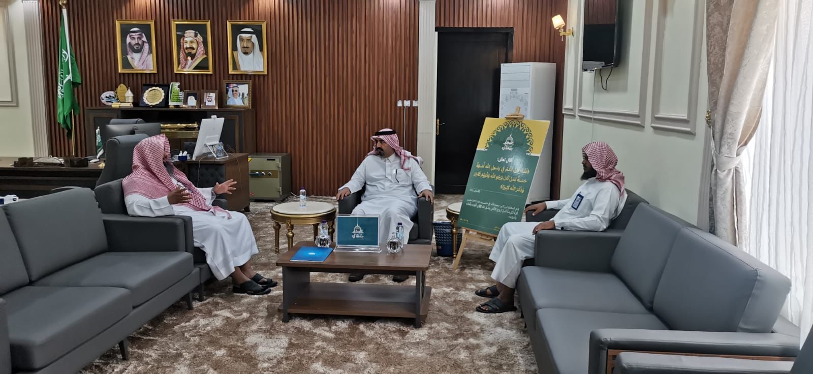 محافظ بيش يفعل حملة (( عليكم بسنتي )) بالمحافظة