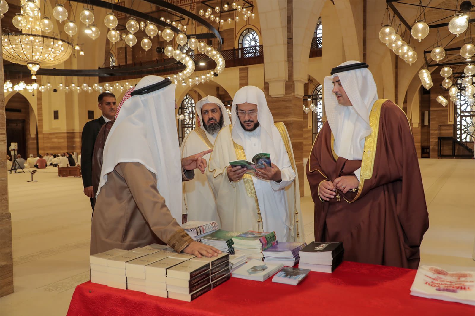 وزير الشؤون الإسلامية يزور مركز محمد الفاتح الإسلامي أكبر صرح إسلامي بالعاصمة البحرينية بالمنامة 