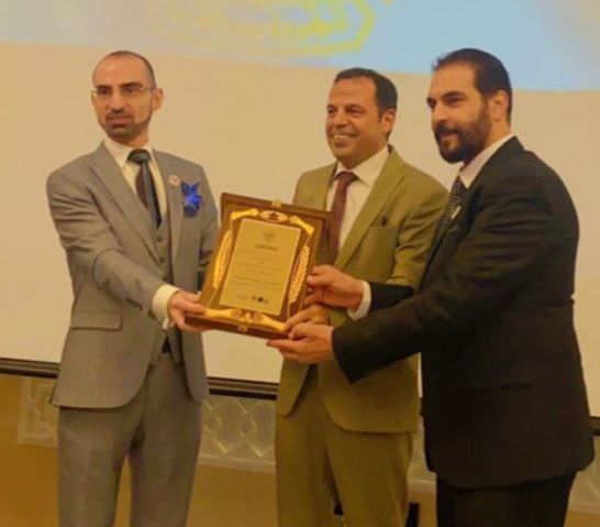 الجمعية النرويجية للعدالة والسلام تكرم الدكتور أحمد أبو عجيلة