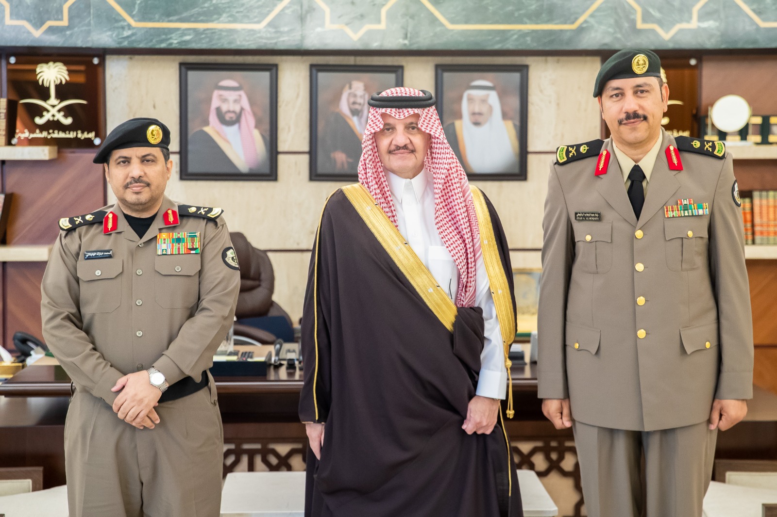 أمير الشرقية يقلد مساعد مدير شرطة المنطقة الشرقية للأمن الوقائي رتبته الجديدة