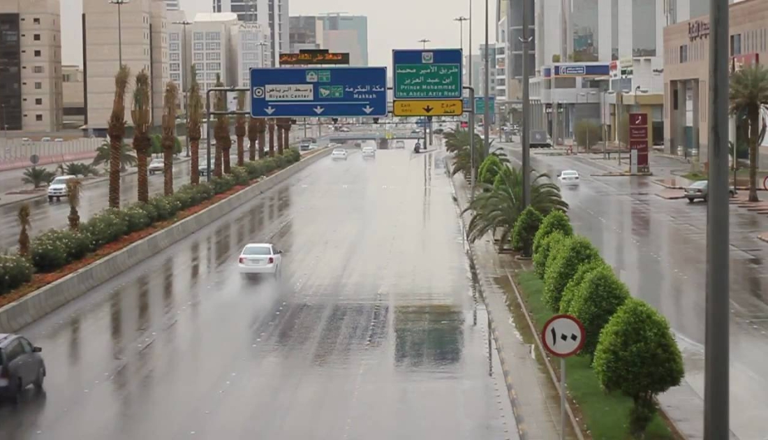 استمرار هطول الأمطار على مدينة الرياض