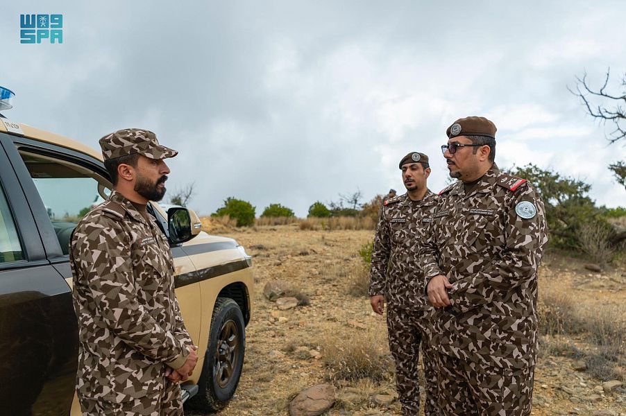 اللواء الحربي يتفقد القوة الخاصة للأمن البيئي بالسودة في منطقة عسير