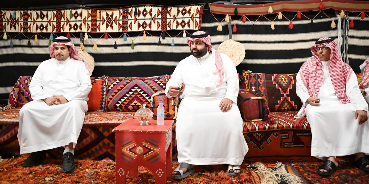 سموُّ الأميرِ محمد بن عبدالعزيز يتفقَّد عدداً من مقارِّ فعاليات مهرجان " شتاء جازان 23"