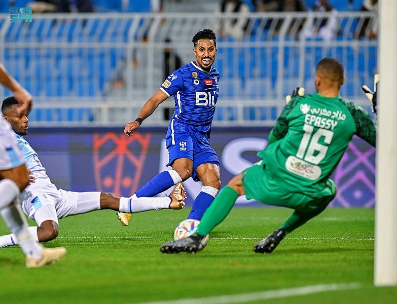 الهلال يكسب أبها في الرياض 