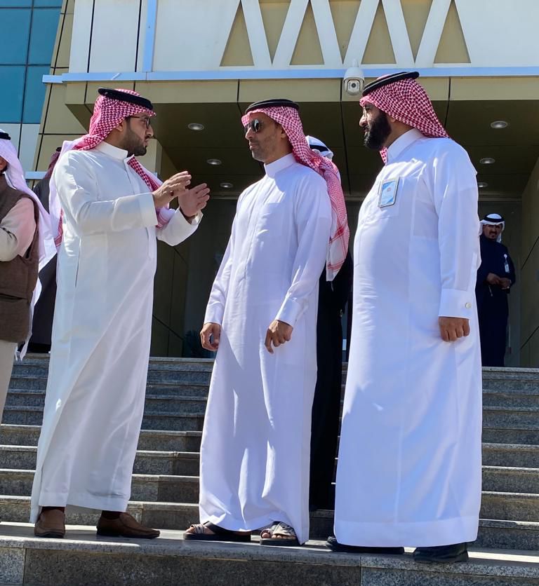 أمين عسير يتفقد بلدية محافظة بلقرن