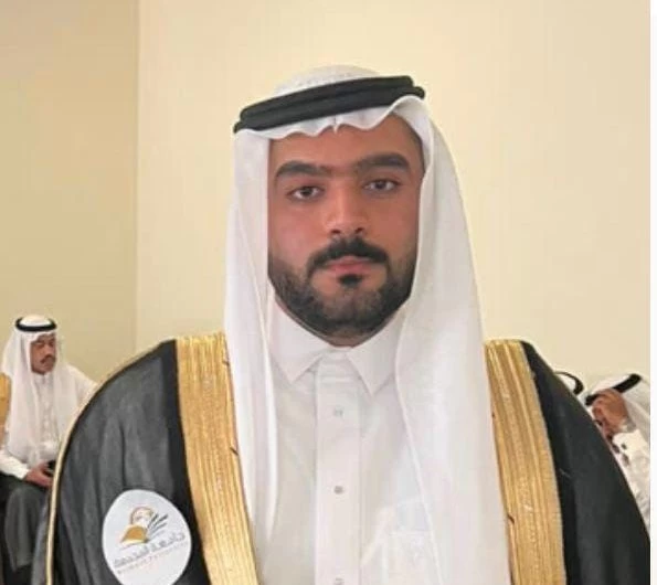 عسيري يتلقى التهاني بمناسبة تخرجه بدرجة البكالوريوس في الطب والجراحة من جامعة المجمعة