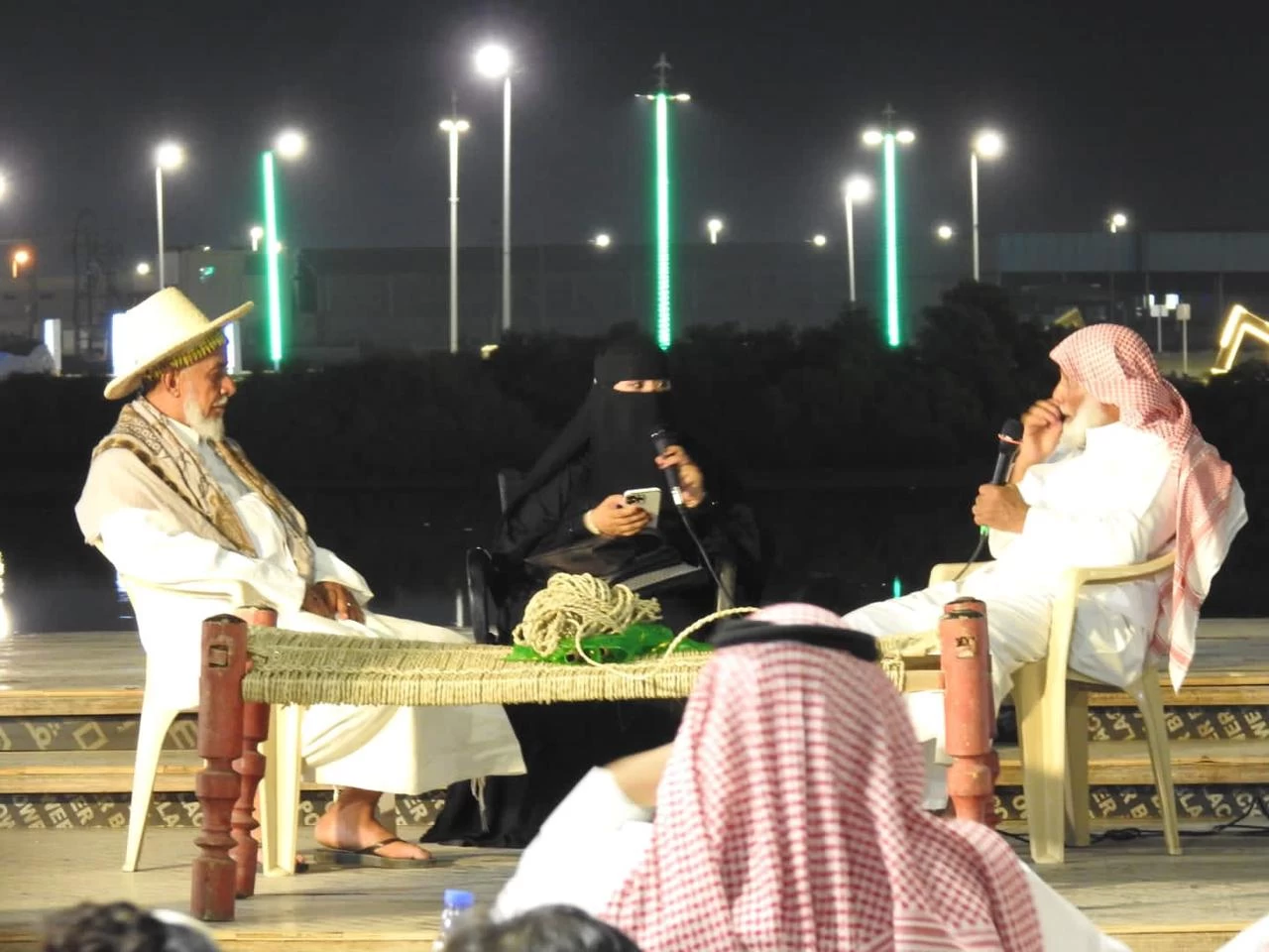 فريق أمل وعمل ينفذ مبادرة "تراثنا والعيد" في القرية التراثية بجازان