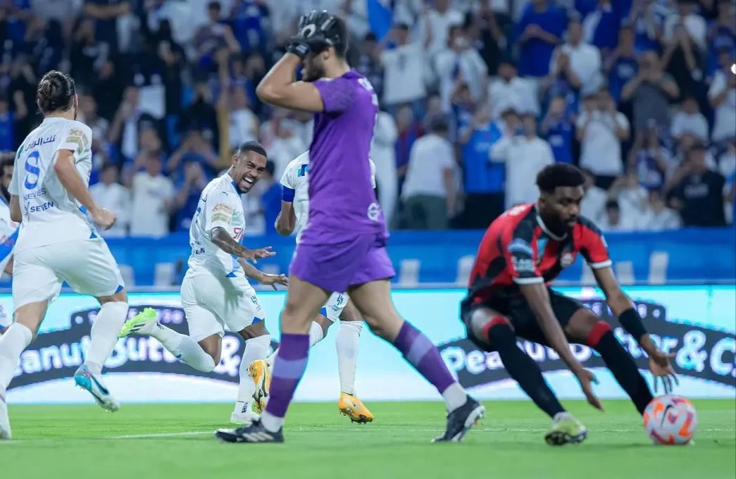 برباعية نظيفة الهلال يتغلب على الرائد