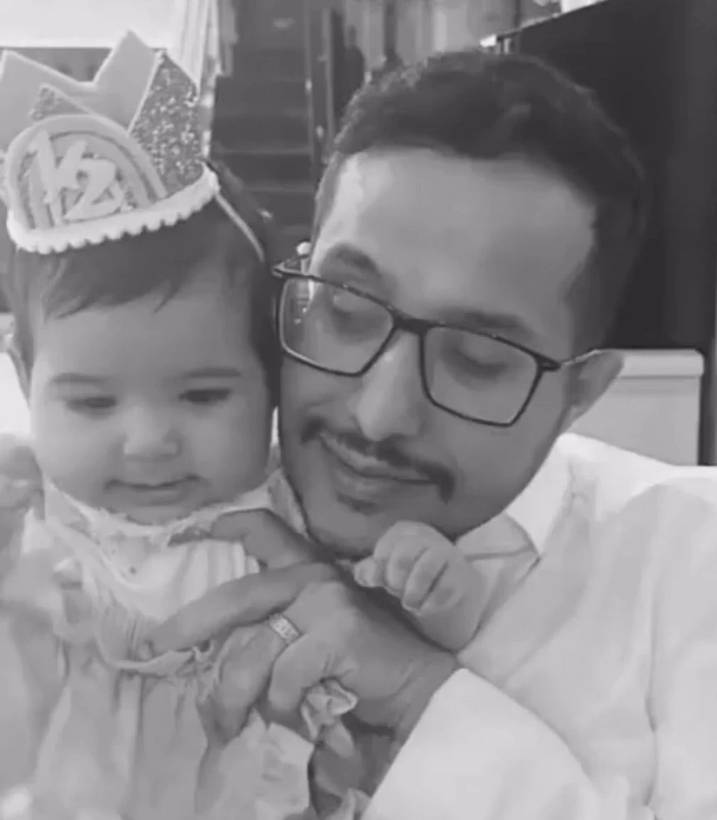 حادث مروع ينهى حياة اليوتيوبر ابراهيم السهيمي وطفلته