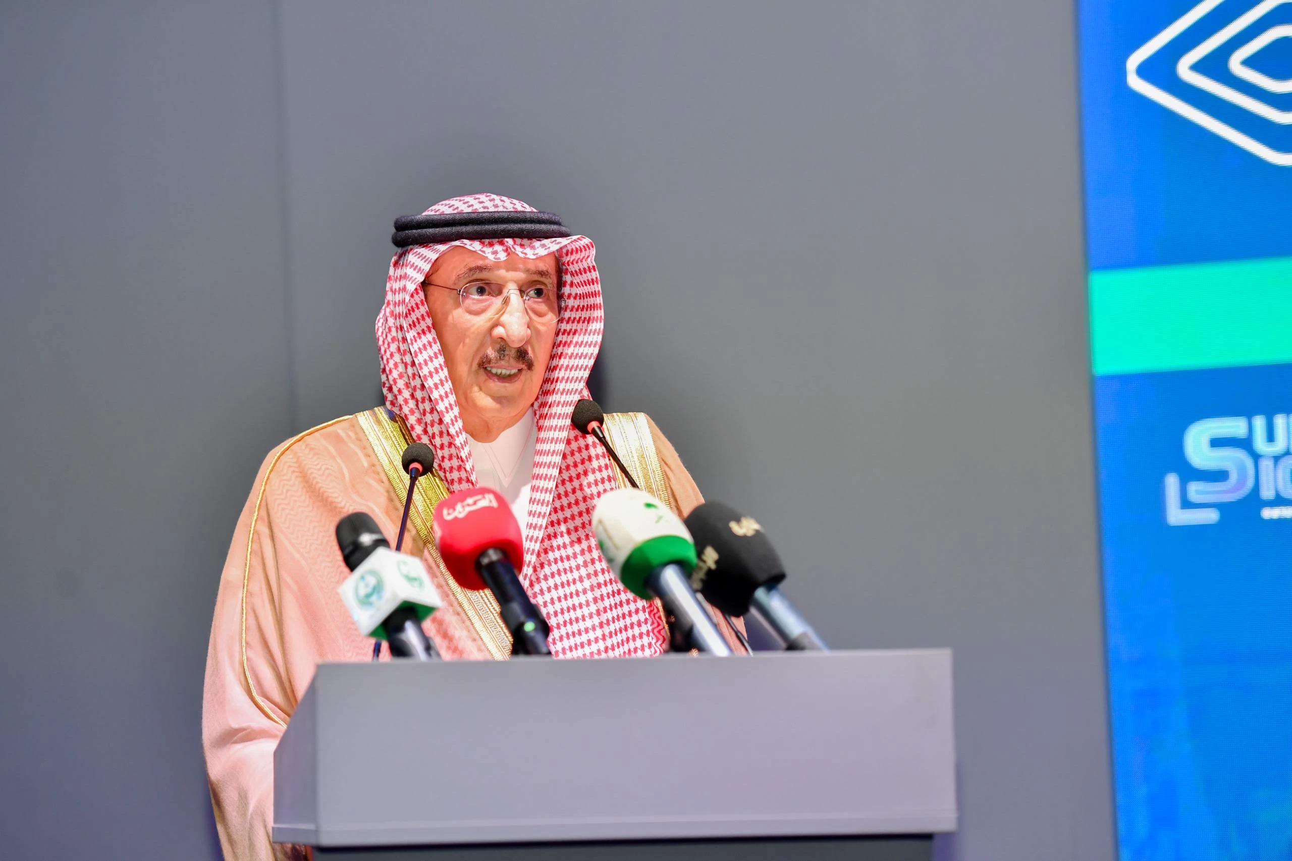 أمير جازان يشهد توقيع اتفاقية بين "البيئة" وأمانة المنطقة لاستثمار وتطوير المرافئ والمناطق المحيطة بها..
