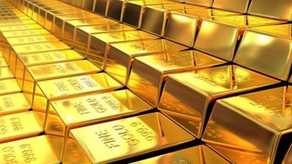 مشتريات قوية ومخاطر جيوسياسية تقفز بالذهب إلى أعلى مستوى على الإطلاق عند 2365 دولاراً للأوقية