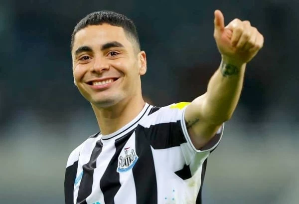 جناح نيوكاسل ألميرون على رادار أندية الدوري السعودي من جديد