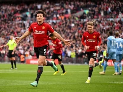 مانشستر يونايتد ينجو من ريمونتادا كوفنتري ويتأهل لملاقاة المان سيتي على نهائي الكأس