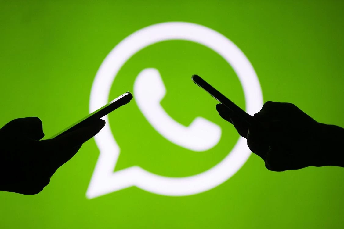 "واتساب" تختبر ميزة نقل الملفات بلا إنترنت
