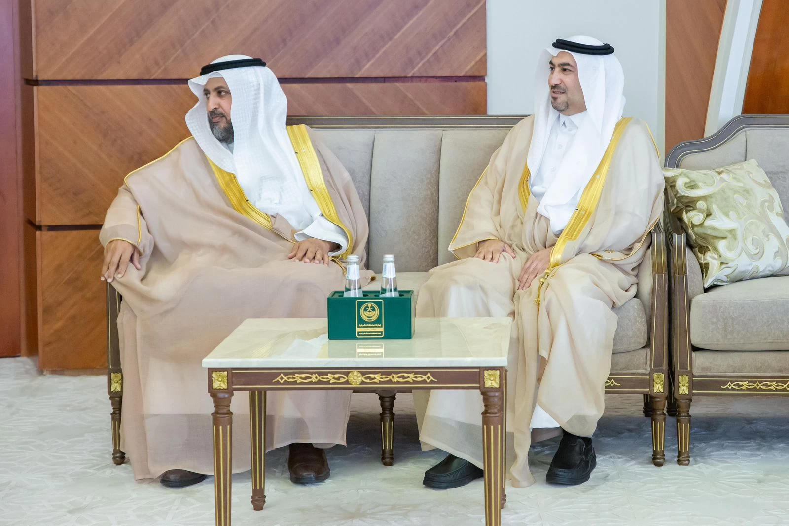 أمير الشرقية يستقبل رئيس القطاع الشرقي لشركة المياه الوطنية