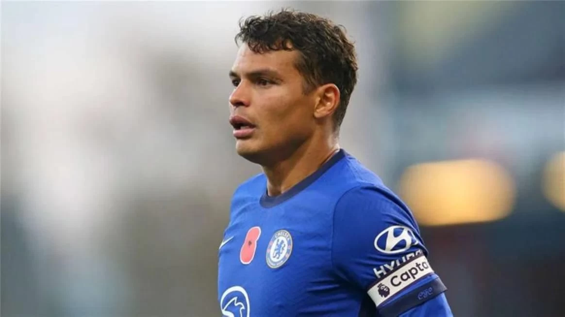 البرازيلي المخضرم تياجو سيلفا لاعب تشيلسي يعود إلى فلومينينسي