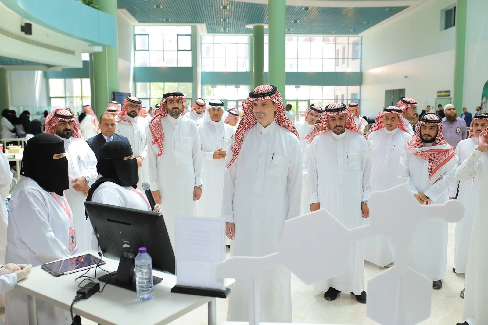 تدشين المعرض الختامي لمشاريع وابتكارات كلية العلوم بجامعة الجوف