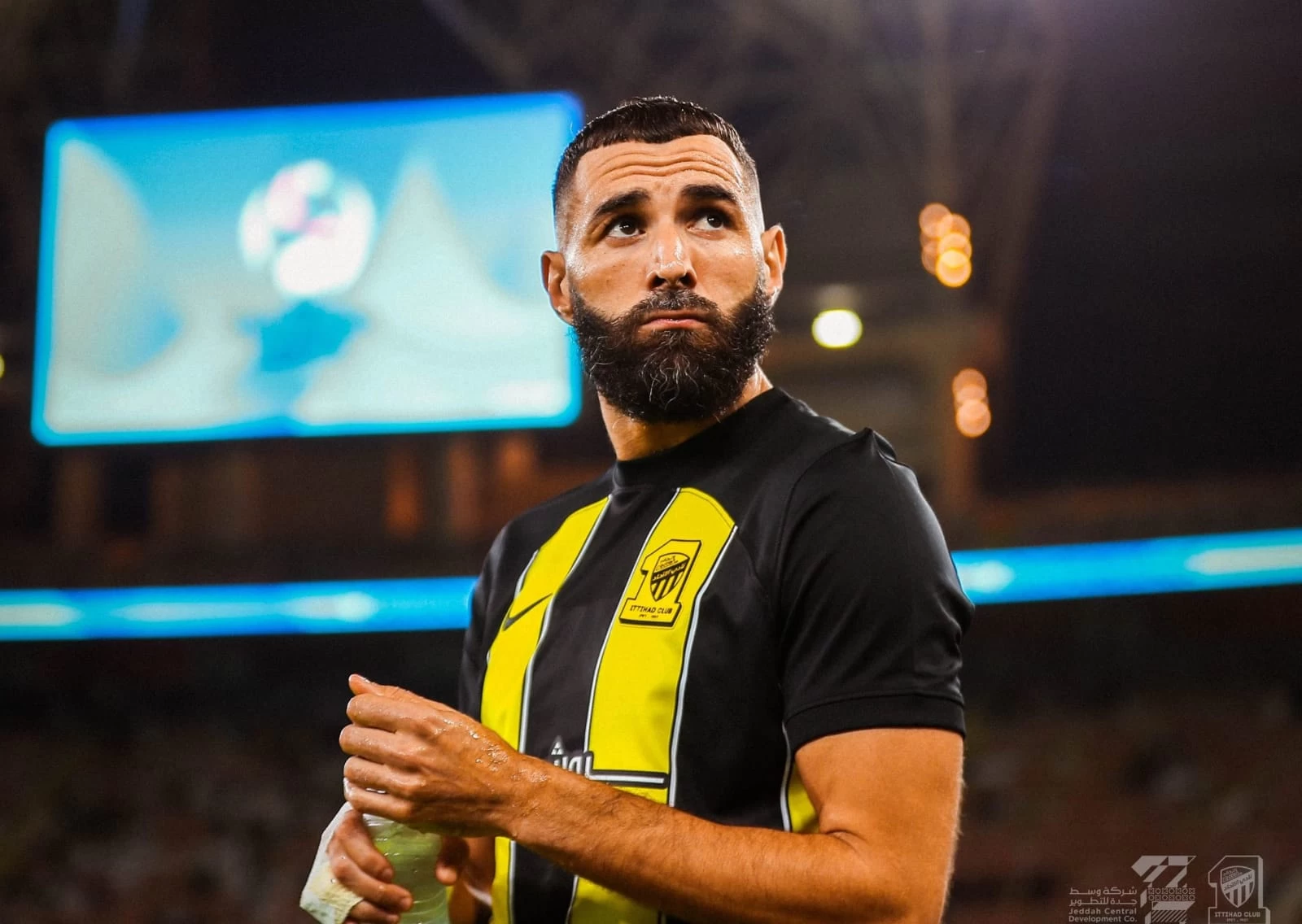 "ريليفو" الإسبانية : صناع القرار في دوري روشن يرفضون رحيل بنزيما