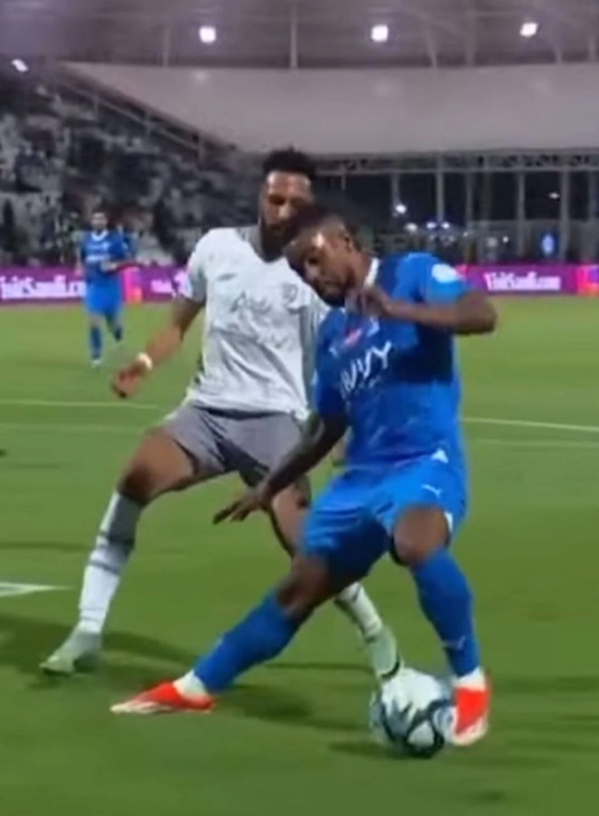 إصابة مزعجة تقلق الهلاليين قبل نهائي كأس الملك