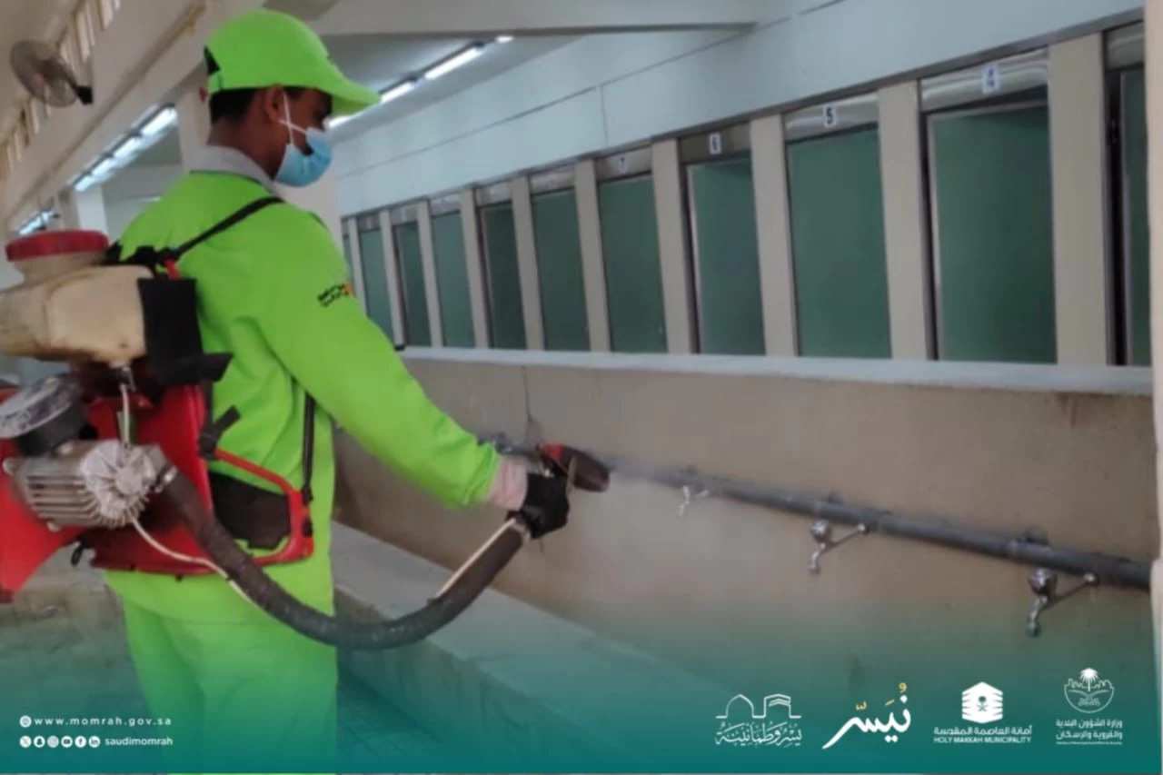عقب مغادرة الحجاج البدء في تفريغ مخازن النفايات بالمشاعر المقدسة