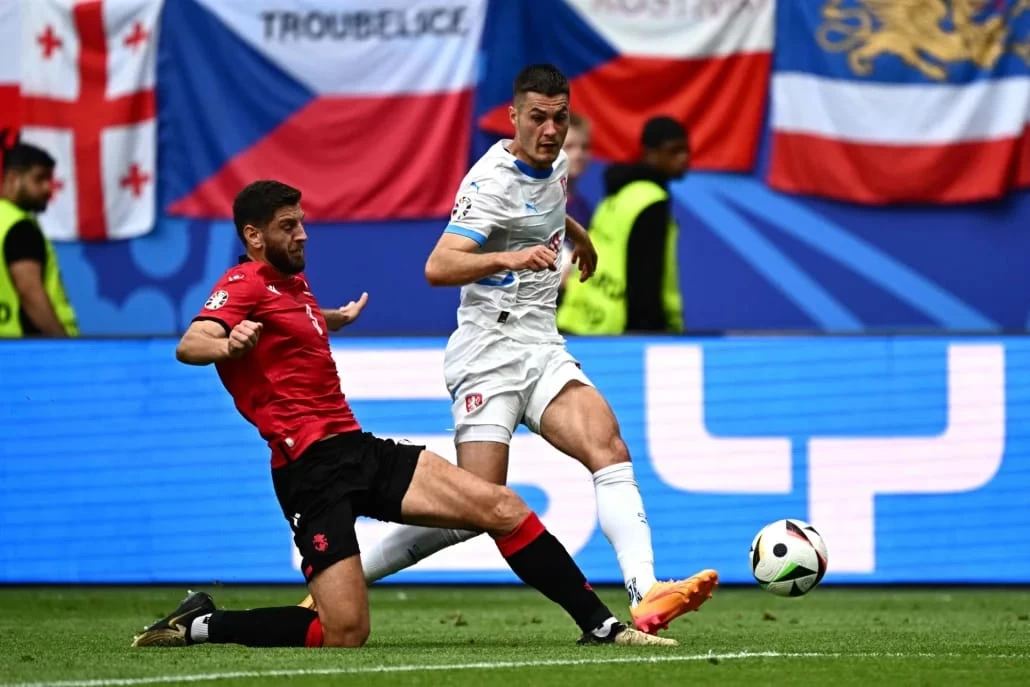 جورجيا تتعادل مع التشيك وتحقق أول نقطة لها في بطولات اليورو