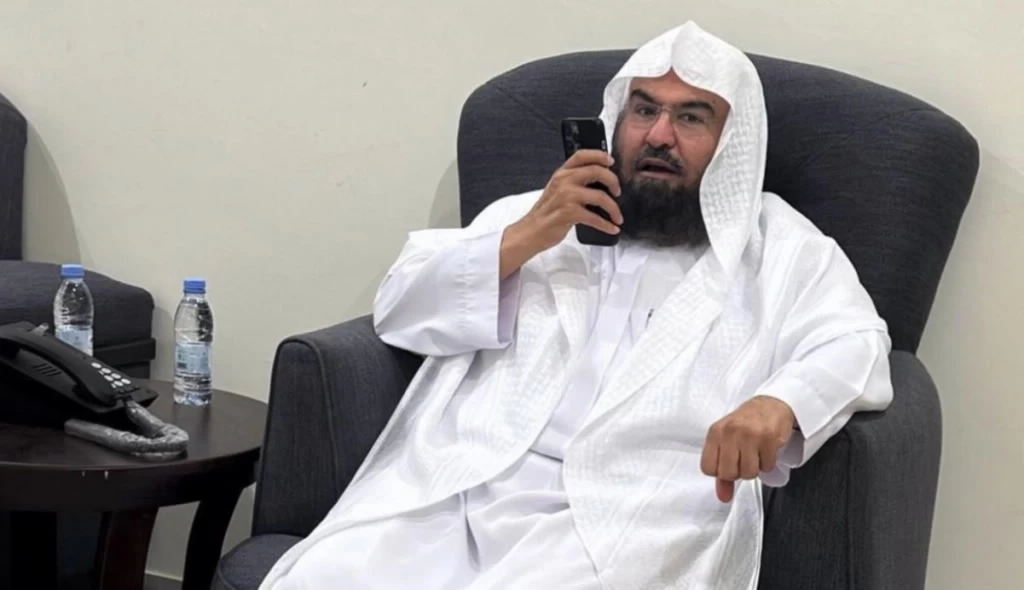 رئيس الشؤون الدينية بالحرمين يدشن برنامج "إجابة السائلين"