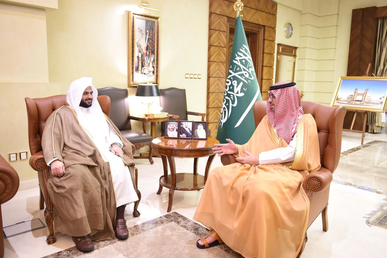 مُحَافظَ جدة يستقبل رئيس المحكمة العامة بالمُحَافظًة 