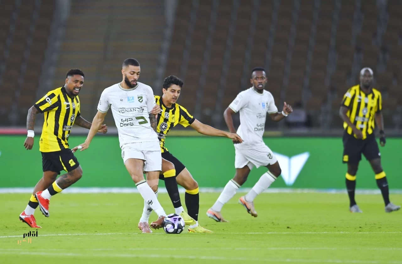 الاتحاد ينتزع فوزًا صعبًا من الحزم رغم النقص العددي