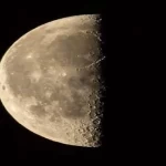 فلكية جدة: قمر رمضان في تربيعه الأخير الليلة