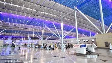 "السعودية تشهد زيادة قياسية في أعداد المسافرين جوًا إلى 62 مليون مسافر في 2023"
