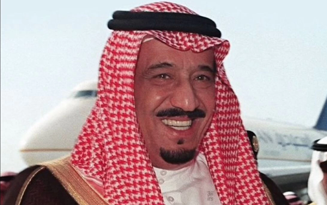 السعد والعز مرهونان بضحكة سيدي