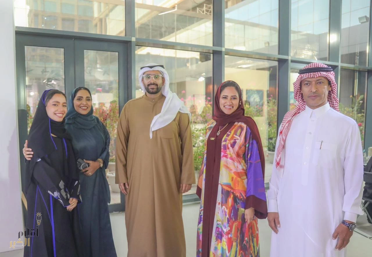 د. حنين شعيب تدشَّن معرض إحساس (ضوء القمر) بجدة وسط إبداعات فنيّة سعوديّة متنوعة