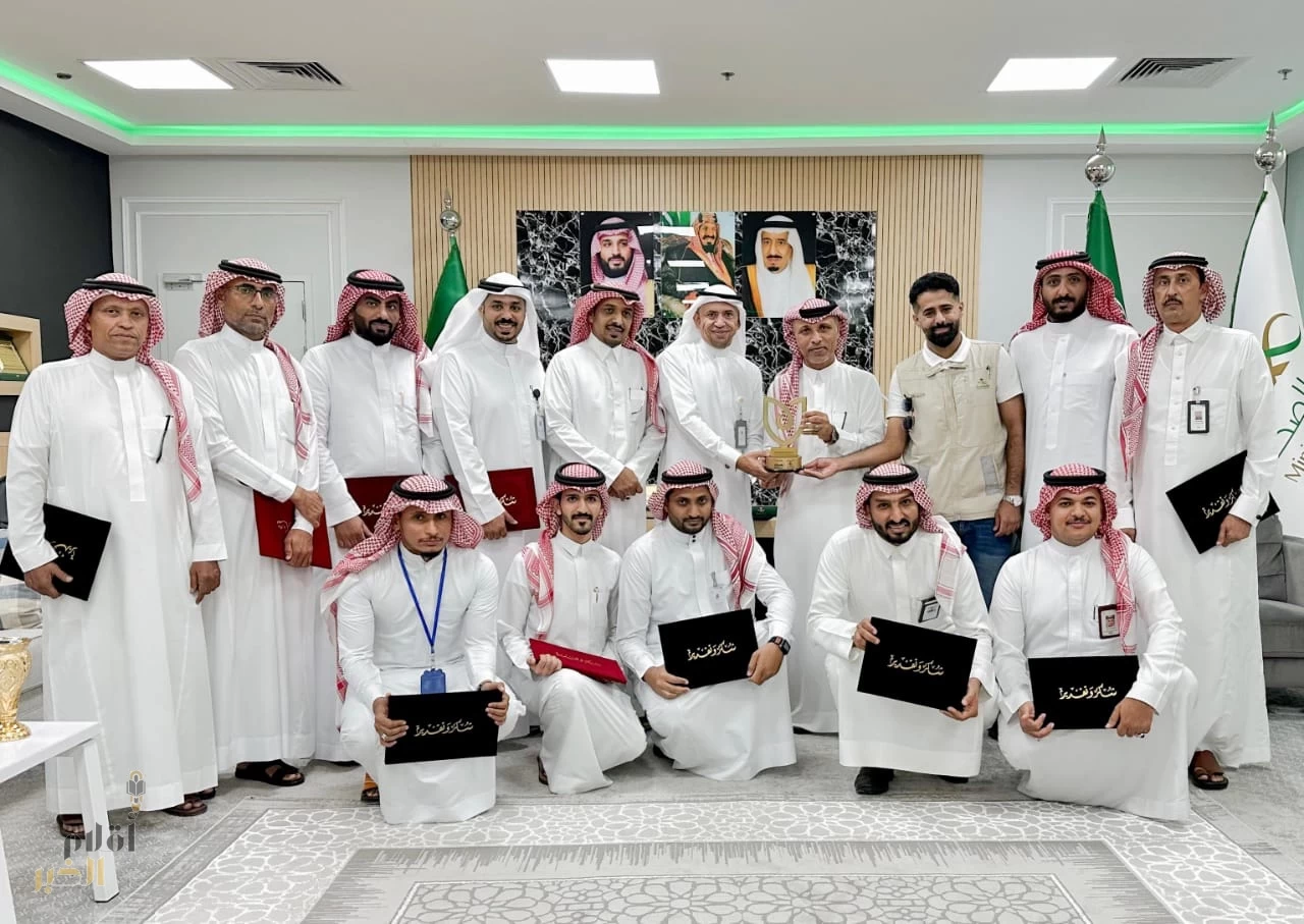 مدير فرع وزارة الصحة بجازان يكرم المشاركين في حملة "مدرك"