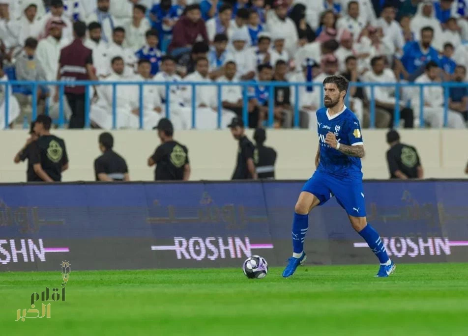 الهلال يبدأ حملة الدفاع عن لقب الدوري بثلاثية في مرمى الأخدود
