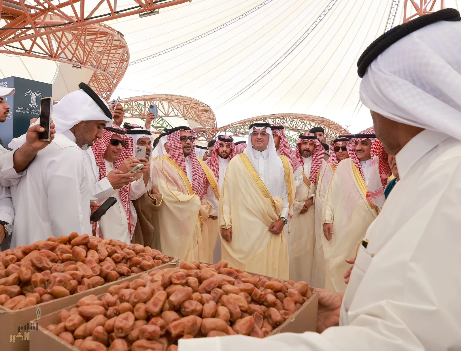 سمو الأمير سعود بن طلال يدشن انطلاقة موسم صرام الأحساء  
