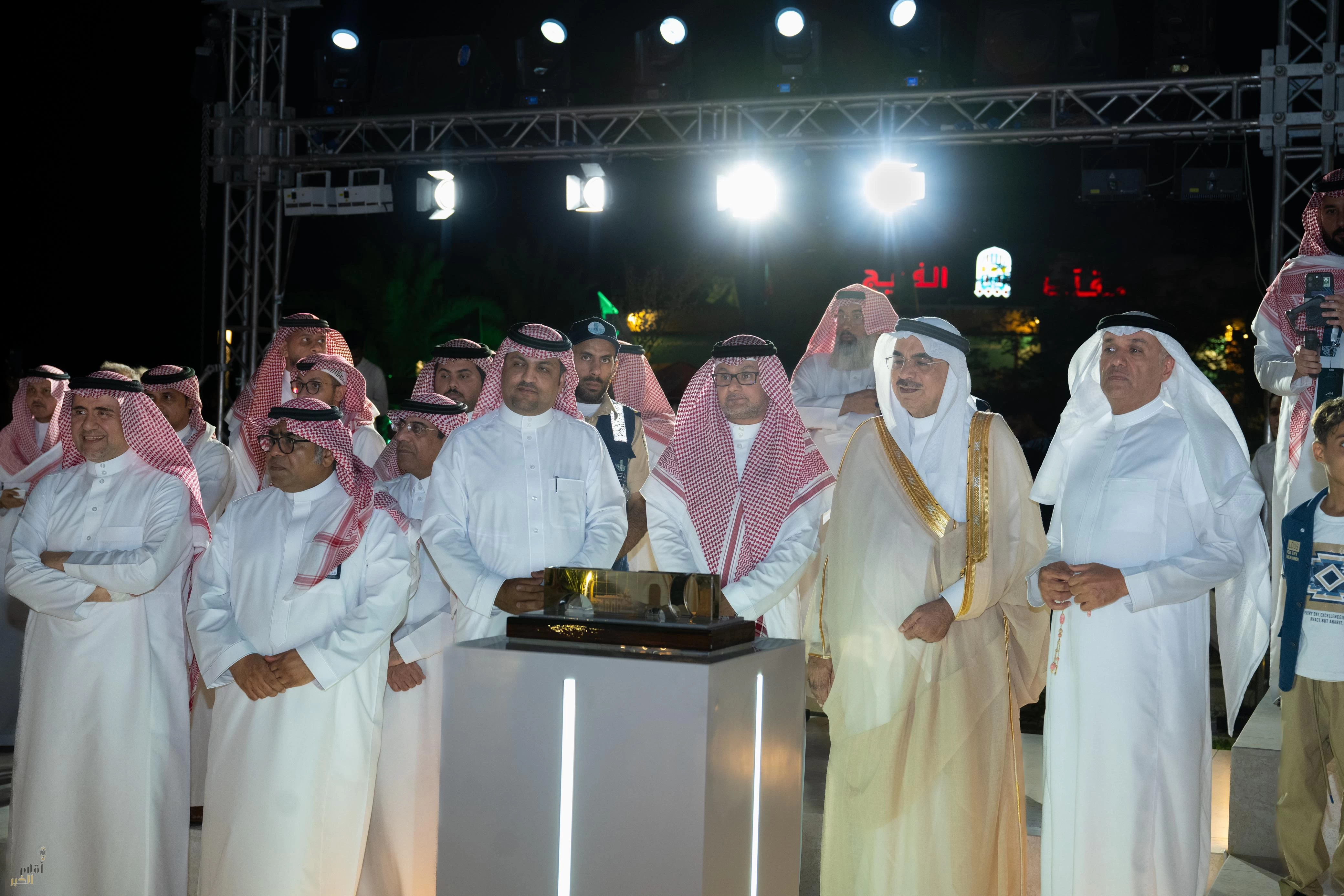  أمين الشرقية يدشن مجسم ميدان ذاكرة الخبر في الواجهة البحرية