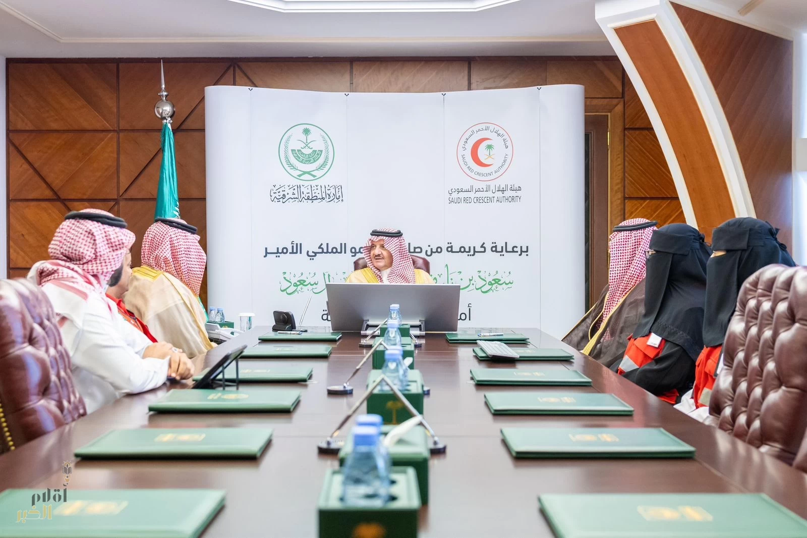 أمير الشرقية يدشن عدد من المبادرات التدريبية للهلال الأحمر السعودي