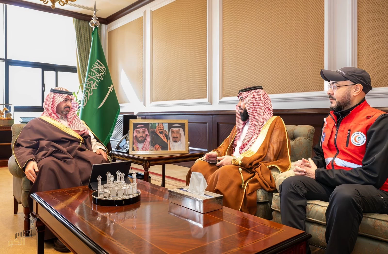 نائب أمير تبوك يثمن حصول فرع هيئة الهلال الأحمر السعودي بالمنطقة على عدد من الاعتمادات الدولية  
