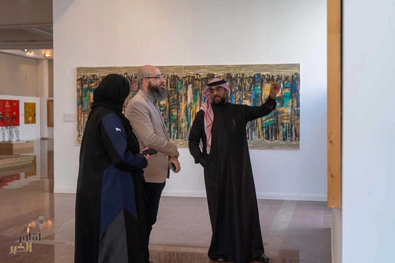 وفد من جامعة الأعمال والتكنولوجيا في زيارة لمعرض "الجمل عبر العصور "