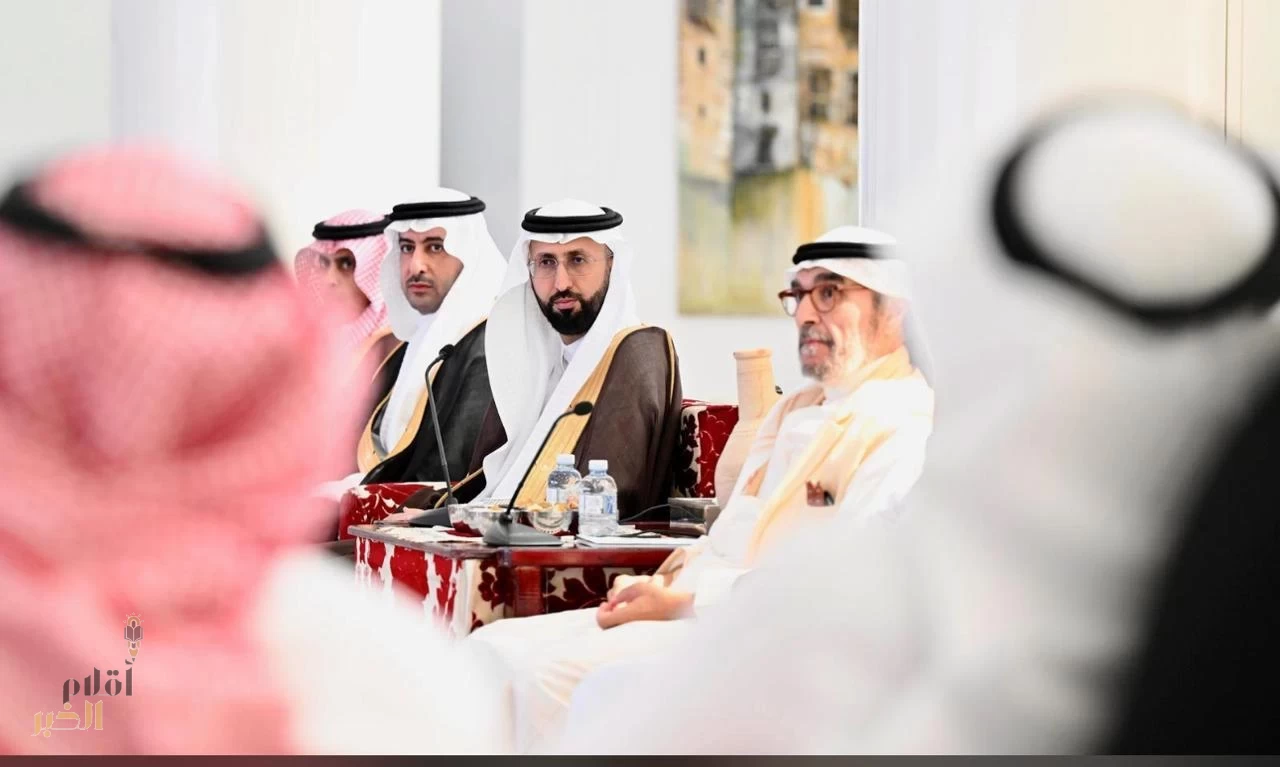 الرئيس التنفّيذي لـ " الغذاء والدواء" يتلقى مسؤولي وممثلي الشركات في مقر الغرفة التجاريّة بجدة