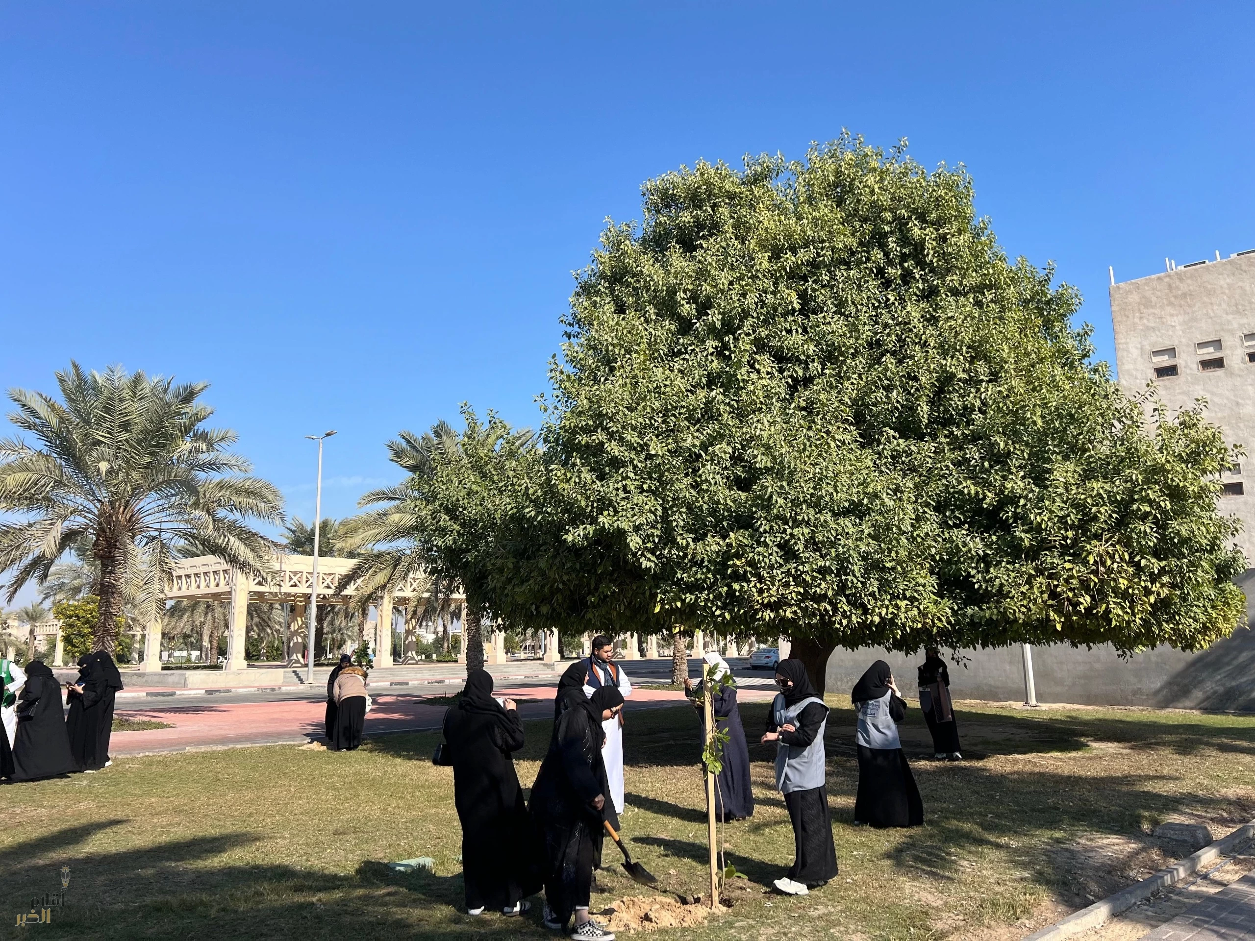 بلدية القطيف تُنظم مبادرة “هيا لنسعدهم” احتفاءً بيوم اليتيم العربي
