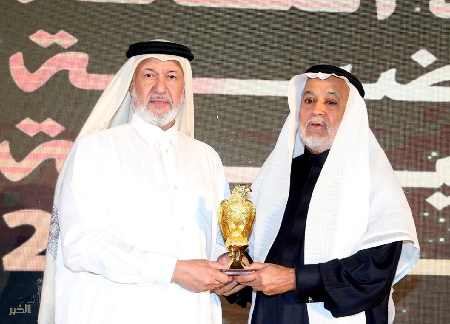 الياقوت يتسلم جائزة الثقافة الرياضية العربية للمبادرات لعام 2024 قي الدوحة