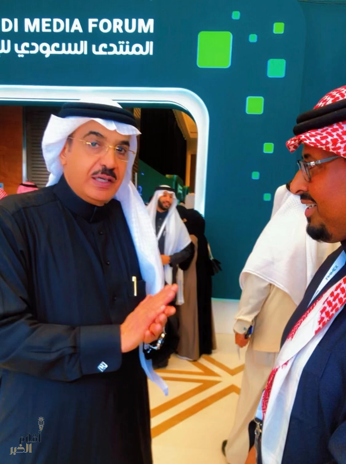 أقلام الخبر تحاور المذيع جبريل أبو ديه في المنتدى السعودي للإعلام: نقاش حول تطور الإعلام وتألق المنتدى في دورته الرابعة