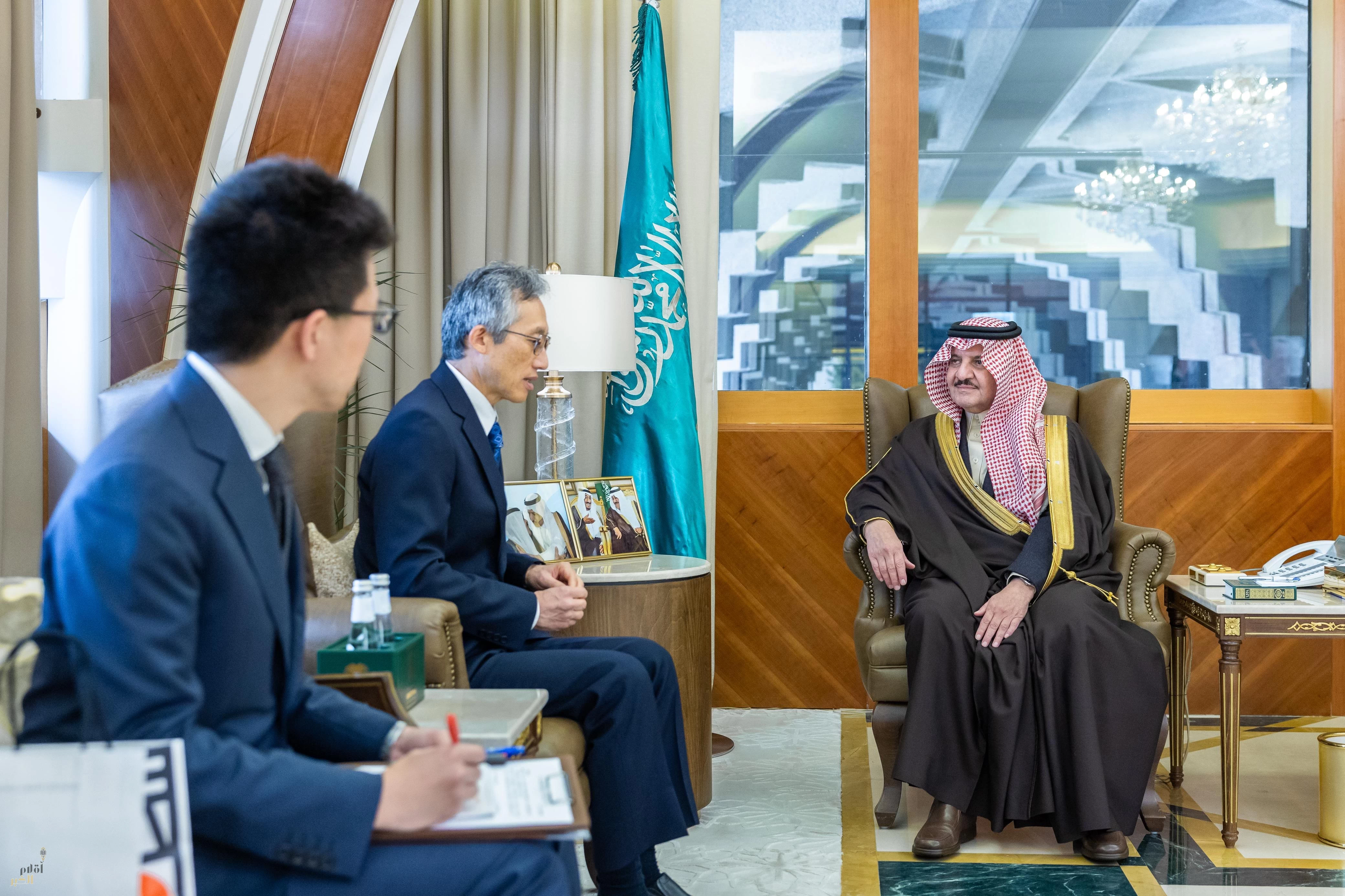 أمير المنطقة الشرقية يستقبل سفير اليابان لدى المملكة