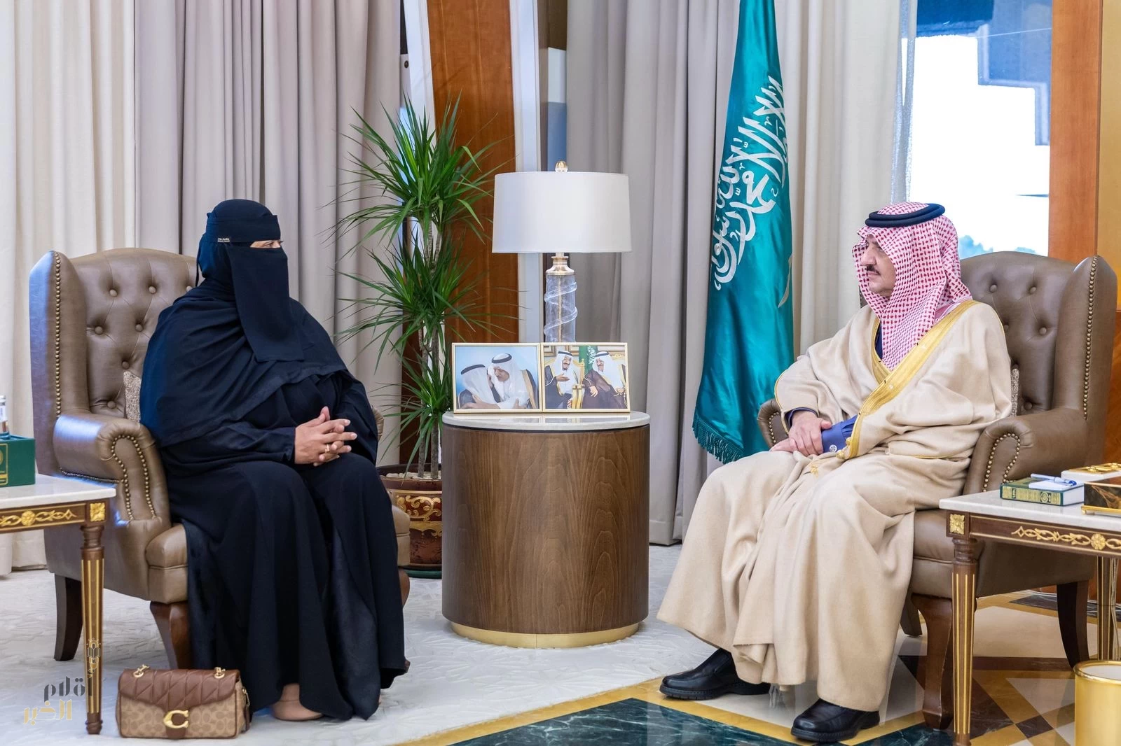 أمير الشرقية يطلع على إنجازات وبرامج جمعية “أفق” لتنمية الفتيات