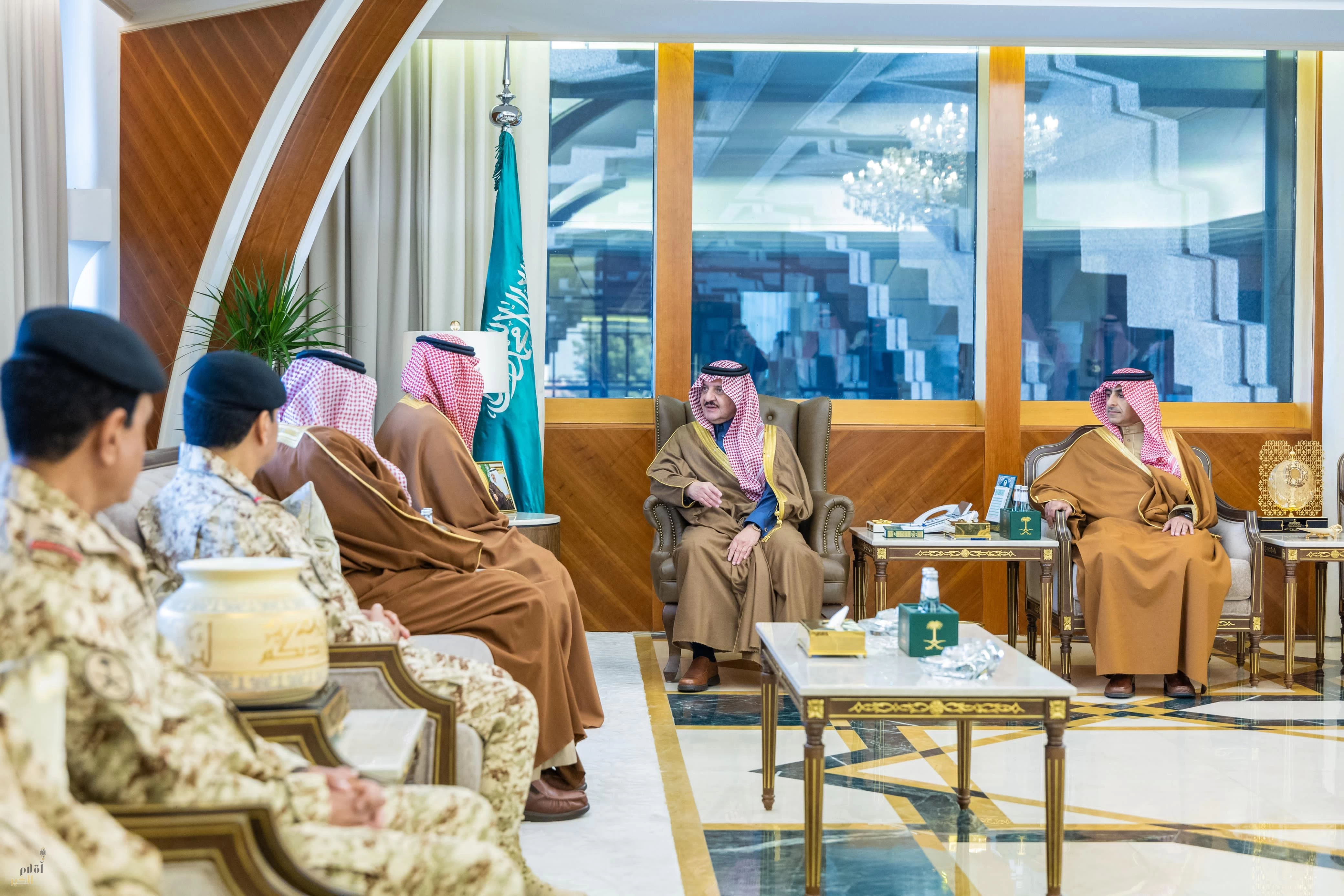أمير المنطقة الشرقية يستقبل سمو وزير الحرس الوطني