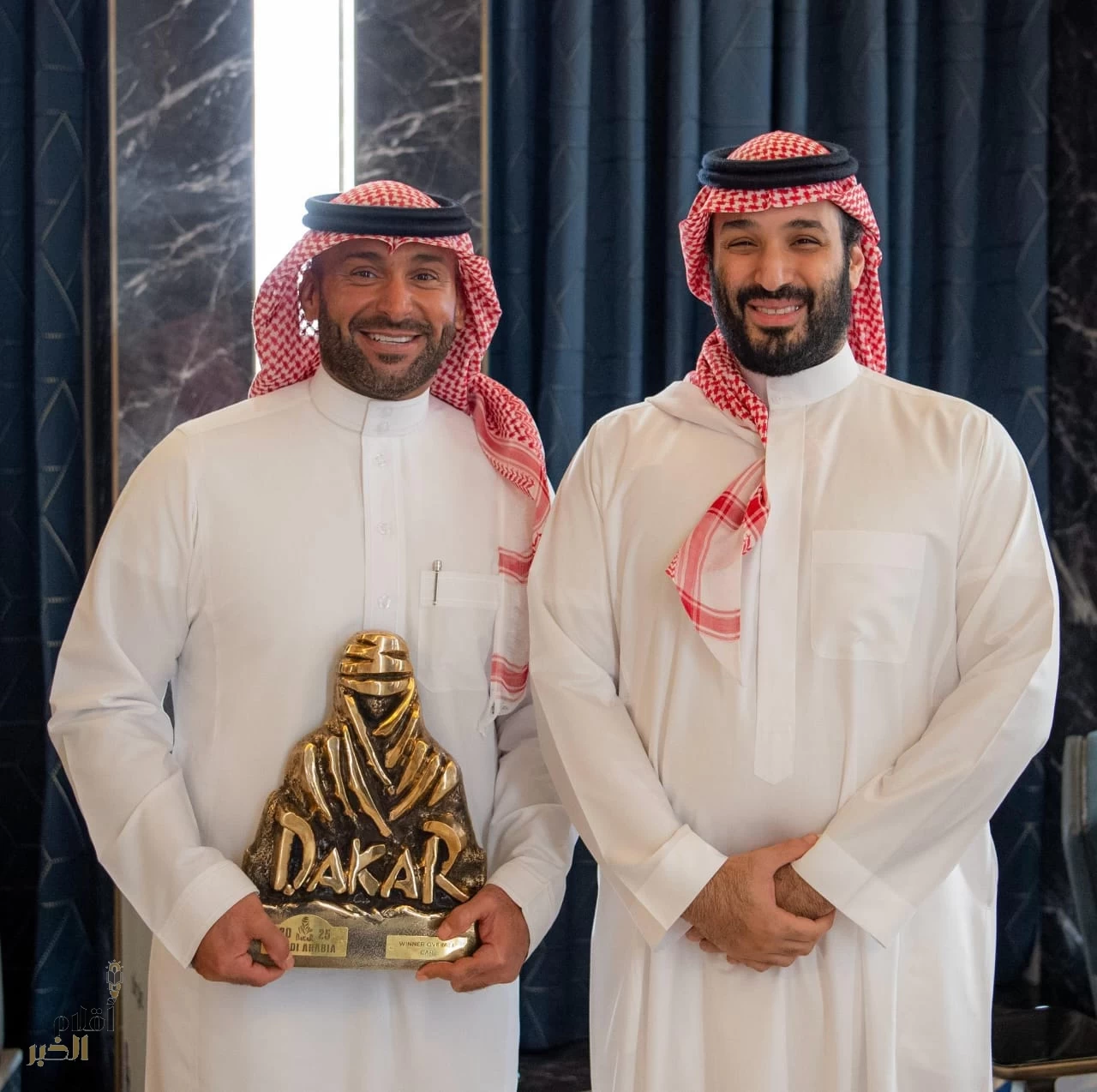 ولي العهد يستقبل يزيد الراجحي بمناسبة تحقيقه لقب رالي داكار السعودية 2025