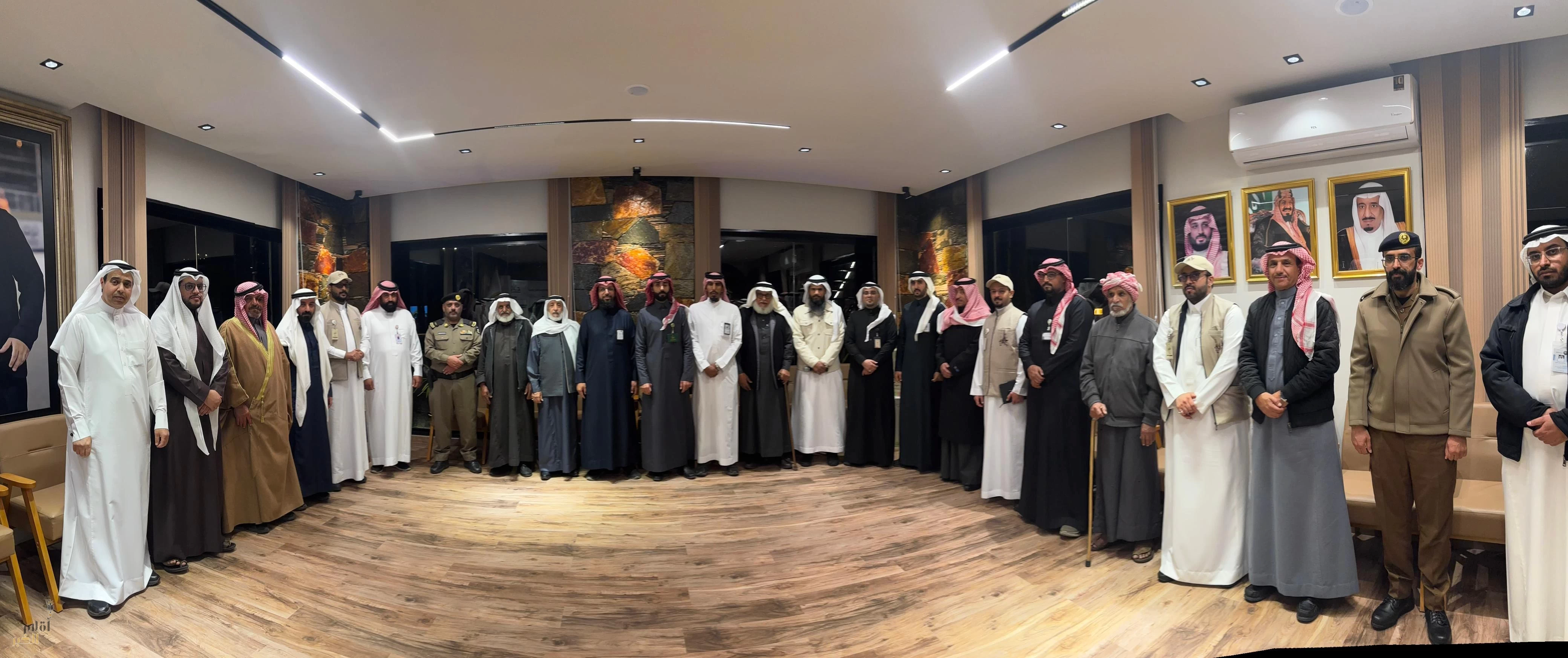 أمير المنطقة يزور معرض الهيئة (ولاء ) في مركز السودة بعسير
