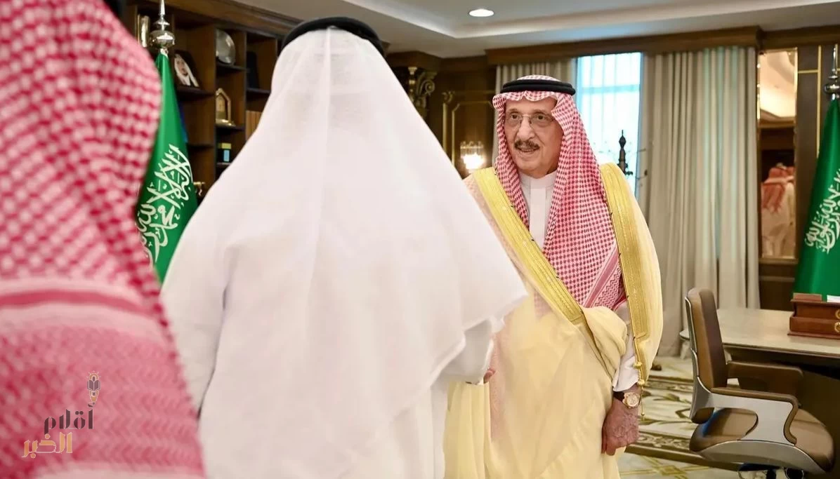 أمير منطقة جازان يستقبل منسوبي الإمارة المهنئين بعيد الفطر